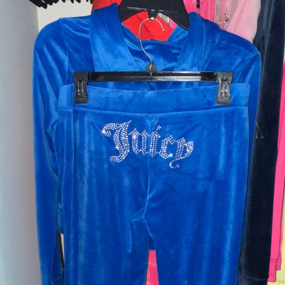 Blue Juicy Couture velour sweatsuit - Picture 3 of 4
